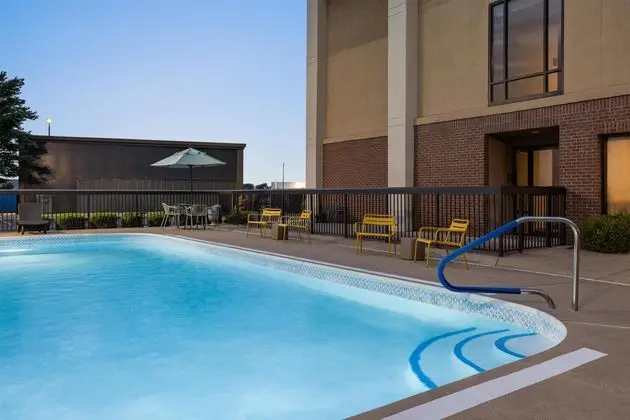 Hampton Inn Springfield-South - Havuz