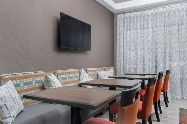 Hampton Inn Springfield - Lobi