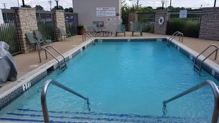 Hampton Inn St. Louis-Airport - Havuz
