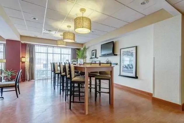 Hampton Inn St. Louis-Columbia