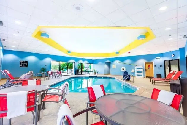 Hampton Inn St. Louis/St. Charles - Havuz