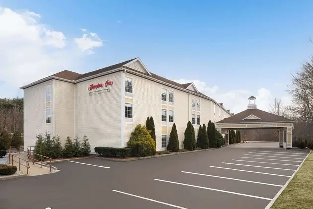 Hampton Inn Sturbridge - Dış Mekan