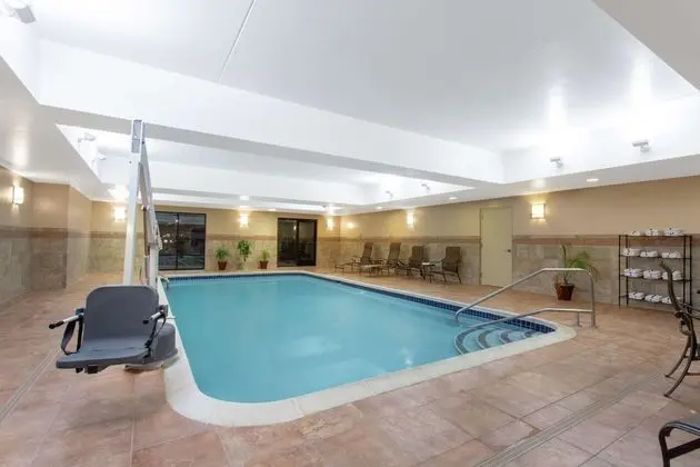 Hampton Inn & Suites Albany Airport - Havuz