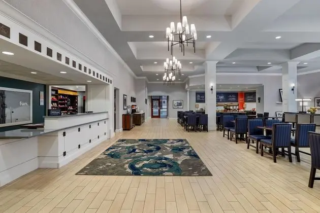 Hampton Inn & Suites Albany-Downtown - Lobi