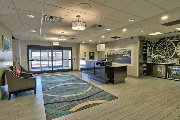 Hampton Inn & Suites Albuquerque Airport - Lobi