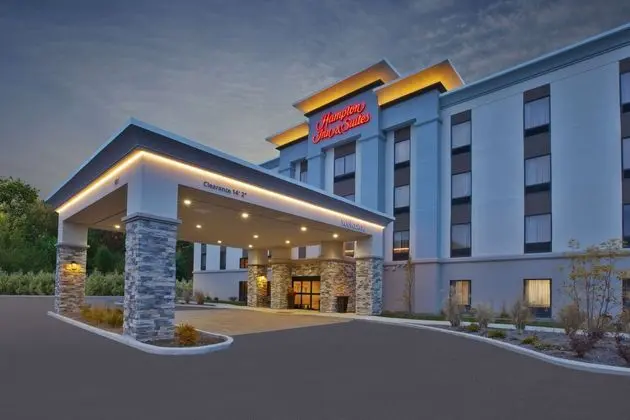 Hampton Inn & Suites Alliance, OH - Dış Mekan