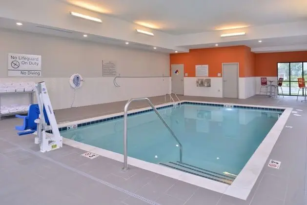 Hampton Inn & Suites Ames, IA - Havuz
