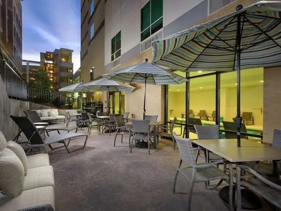 Hampton Inn & Suites Atlanta Decatur/Emory - Dış Mekan