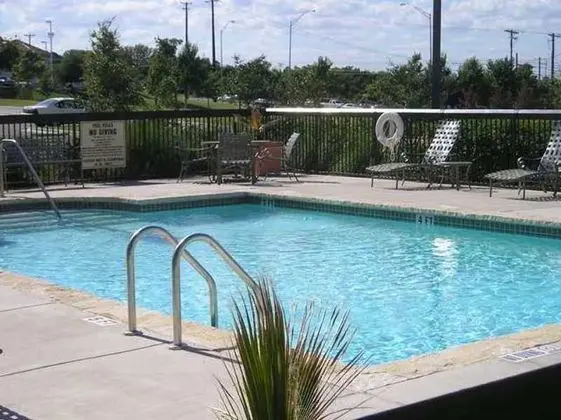 Hampton Inn & Suites Austin-Airport