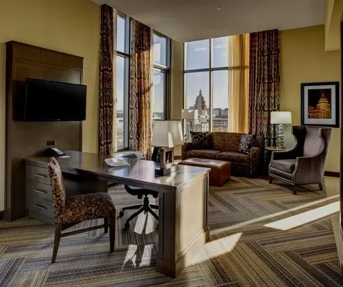 Hampton Inn and Suites Austin @ The University/Cap