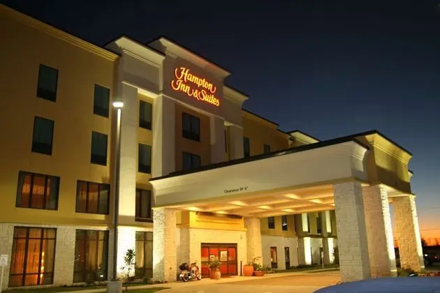 Hampton Inn & Suites Bastrop - Dış Mekan