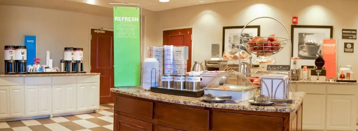 Hampton Inn & Suites Baton Rouge - I-10 East - Yeme / İçme