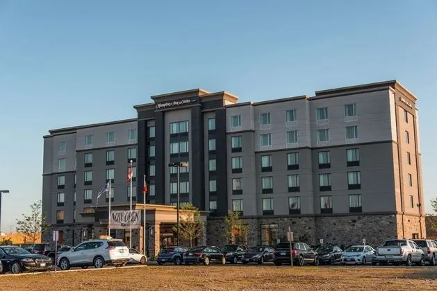 Hampton Inn and Suites Bolton - Dış Mekan