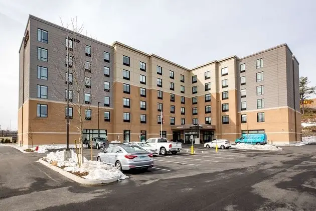 Hampton Inn & Suites Boston/Waltham, MA