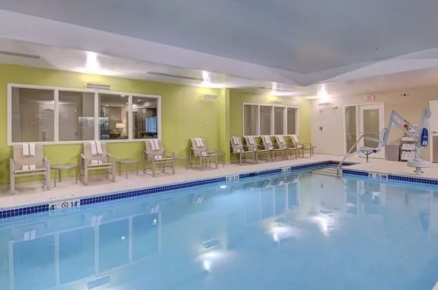Hampton Inn & Suites Boston/Westborough - Havuz