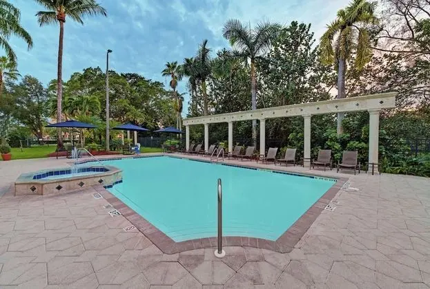 Hampton Inn & Suites Boynton Beach - Havuz