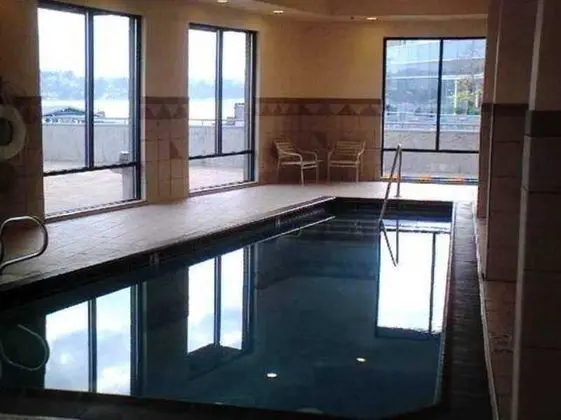 Hampton Inn & Suites Bremerton 