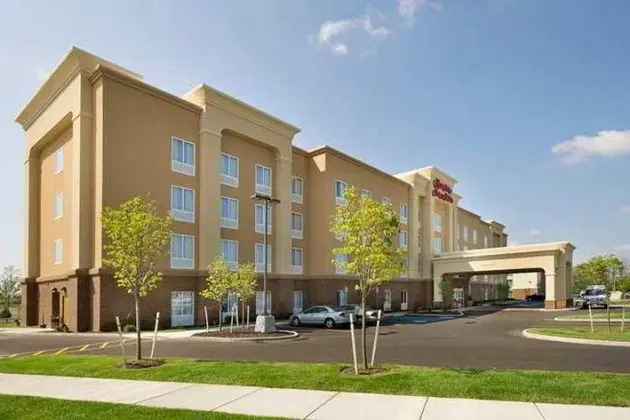Hampton Inn and Suites Buffalo-Airport