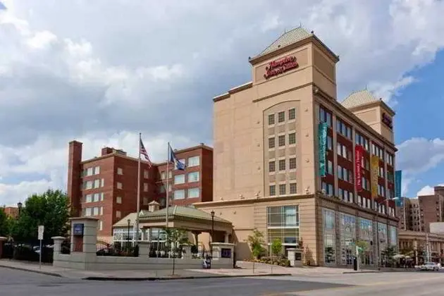Hampton Inn & Suites Buffalo Downtown