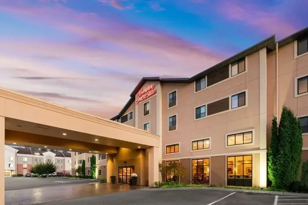 Hampton Inn & Suites Burlington - Dış Mekan