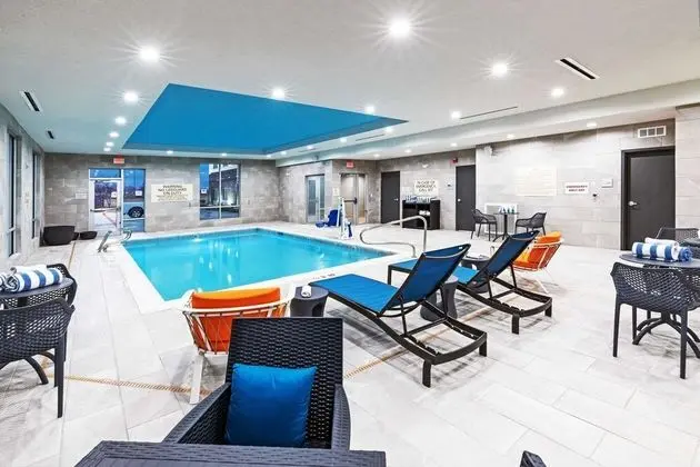 Hampton Inn & Suites Canyon - Havuz