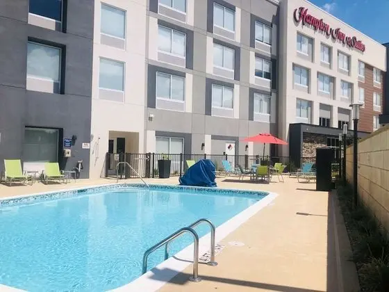 Hampton Inn & Suites Charlotte Northlake - Havuz