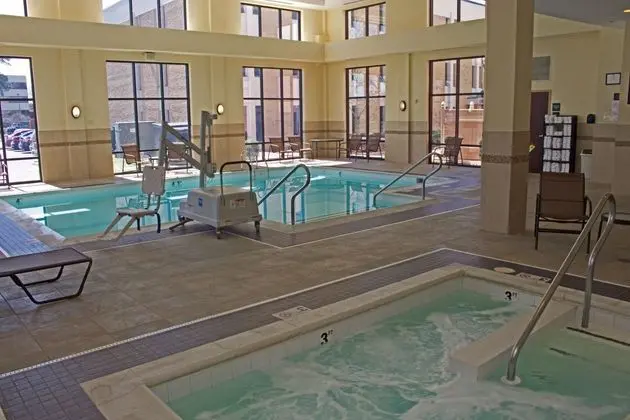 Hampton Inn&Suites Chesapeake-Battlefield Blvd - Havuz