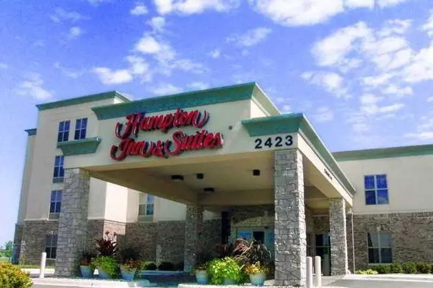Hampton Inn & Suites Chicago Aurora