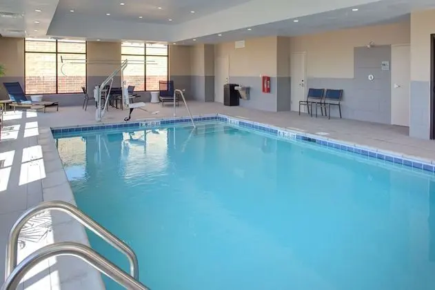 Hampton Inn & Suites Chicago Burr Ridge - Havuz