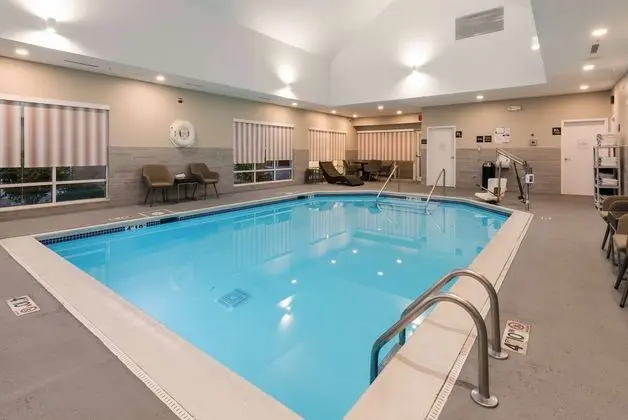 Hampton Inn & Suites Chicago/ Hoffman Estates - Havuz