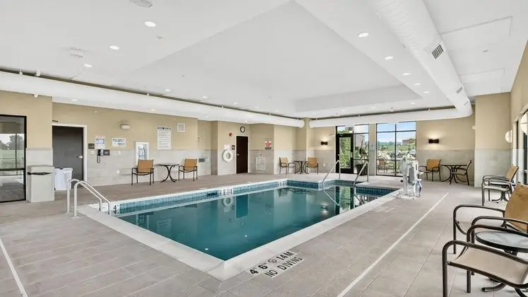 Hampton Inn & Suites Chippewa Falls, WI - Havuz