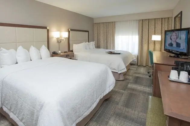 Hampton Inn & Suites Cincinnati-Union Centre