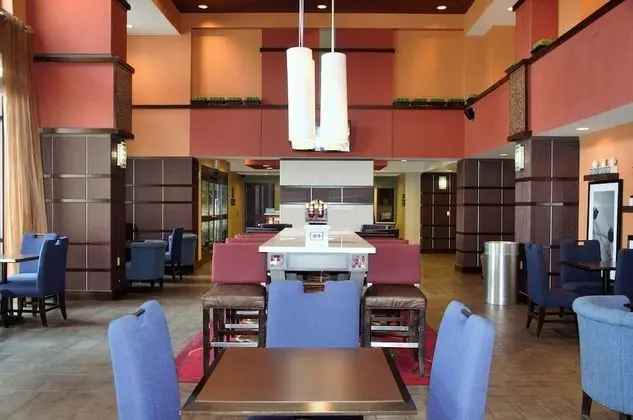 Hampton Inn & Suites Cincinnati/Uptown-University Area - Lobi