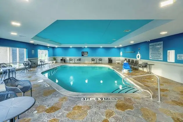 Hampton Inn & Suites Cleburne, TX - Havuz