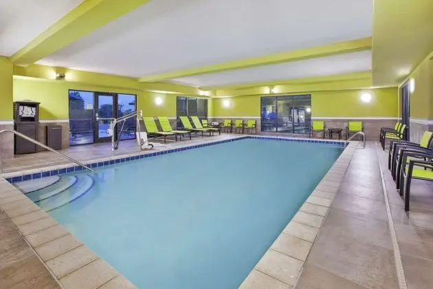 Hampton Inn & Suites Cleveland/Oakwood Village, OH - Havuz
