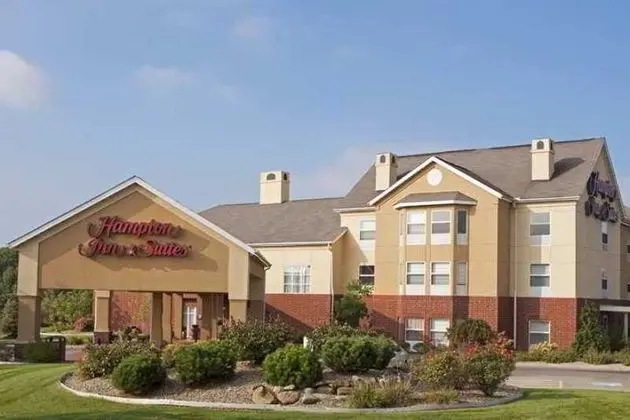 Hampton Inn and Suites Cleveland Southeast/Streets