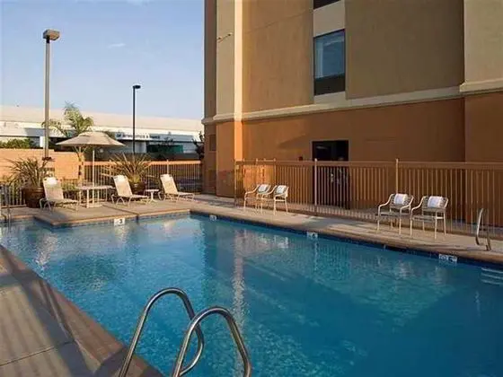 Hampton Inn & Suites Clovis Airport North