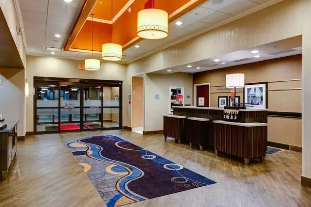 Hampton Inn & Suites Columbus - Dış Mekan