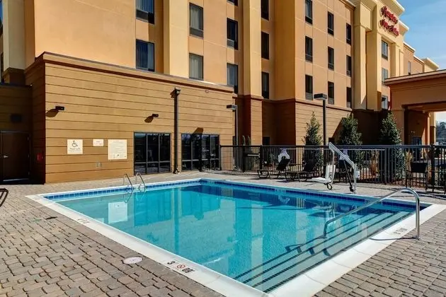 Hampton Inn & Suites Columbus - Havuz