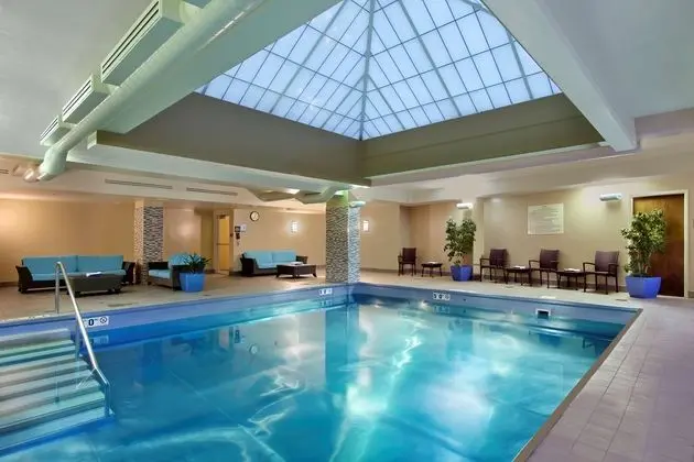 Hampton Inn & Suites Columbus Downtown - Havuz