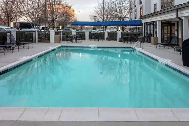 Hampton Inn & Suites Concord/Charlotte - Havuz