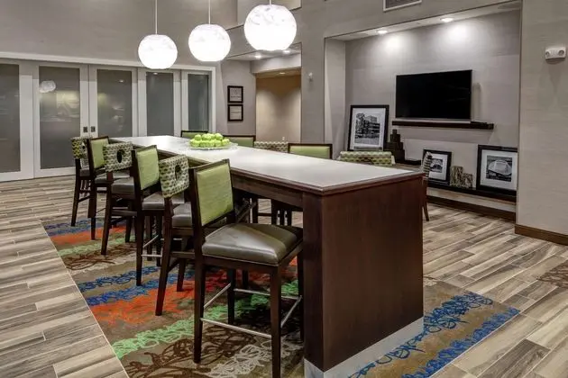 Hampton Inn & Suites Culpeper, VA - Lobi