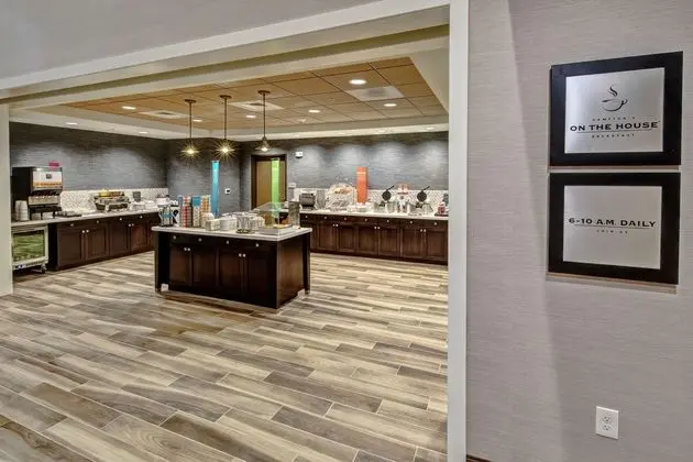 Hampton Inn & Suites Culpeper, VA - Yerinde Yemek