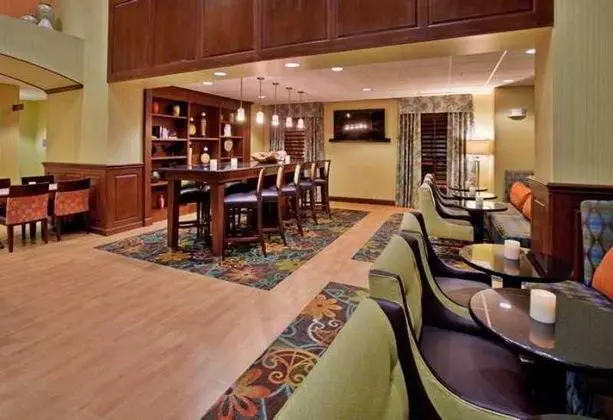 Hampton Inn & Suites Dallas DFW Airport