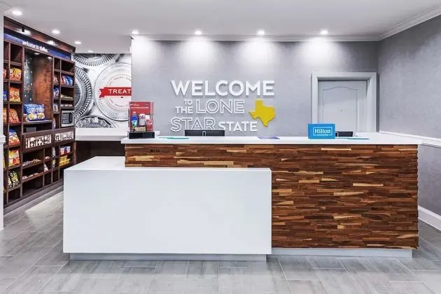 Hampton Inn & Suites Dallas I-30 Cockrell Hill - Yerinde Yemek