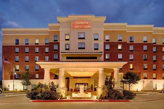 Hampton Inn & Suites Dallas/Lewisville-Vista Ridge Mall, TX