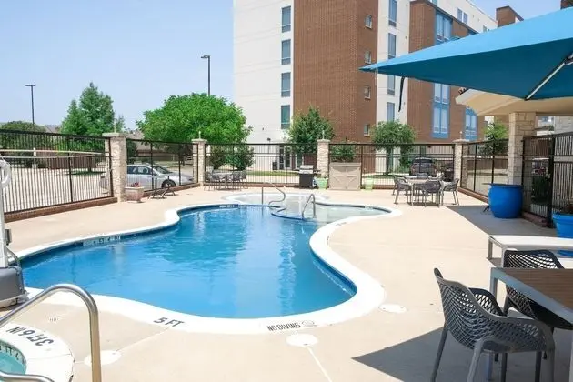 Hampton Inn & Suites Dallas/Lewisville-Vista Ridge Mall, TX - Dış Mekan