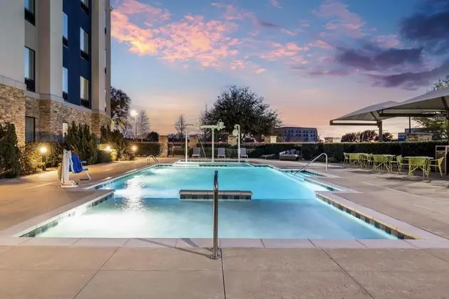 Hampton Inn & Suites Dallas/Plano-East - Havuz
