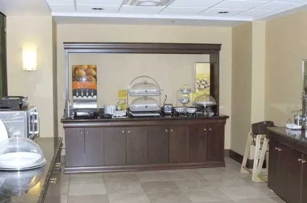 Hampton Inn & Suites Dayton-Airport