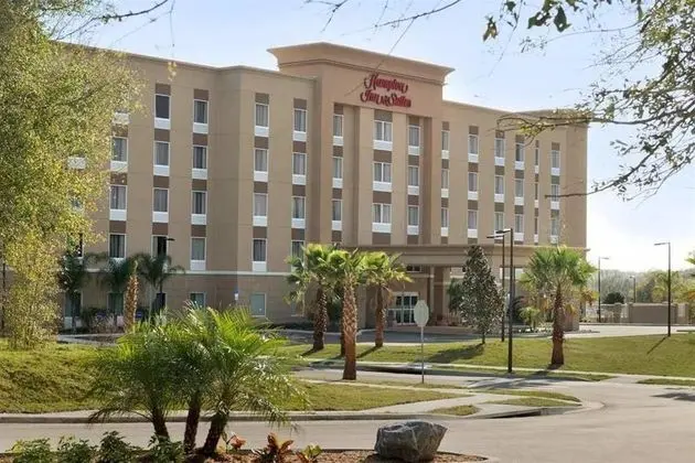 Hampton Inn & Suites DeLand, FL
